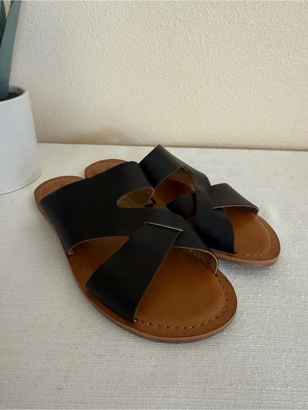 New Lucky Brand Black Slide Sandals with Tan Footbed